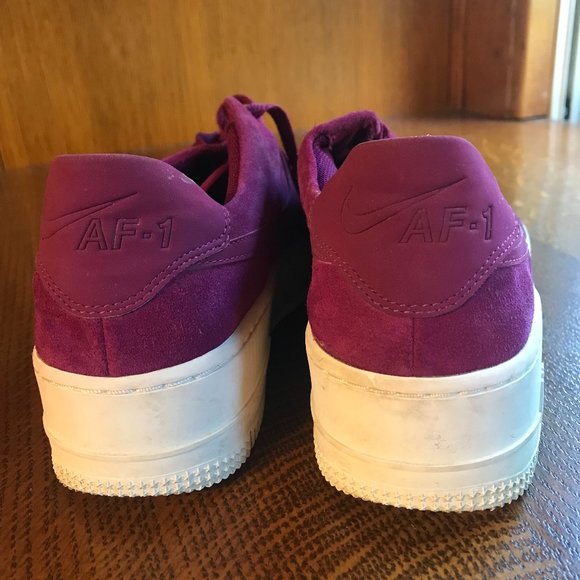 Nike Women's Sneakers in Berry and White - Picture 5 of 8